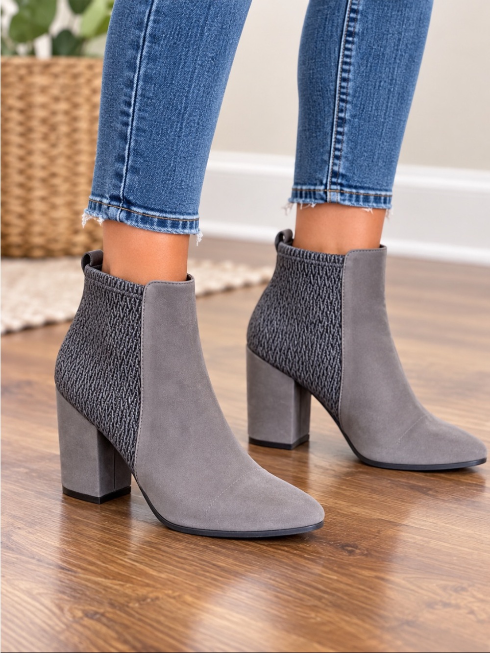 Cole Haan “Aylin” Gray Suede Textured Block Heel Ankle Booties Size 9